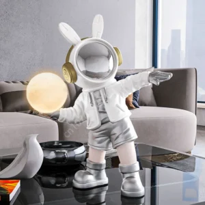 Figura astronauta con luna luminosa